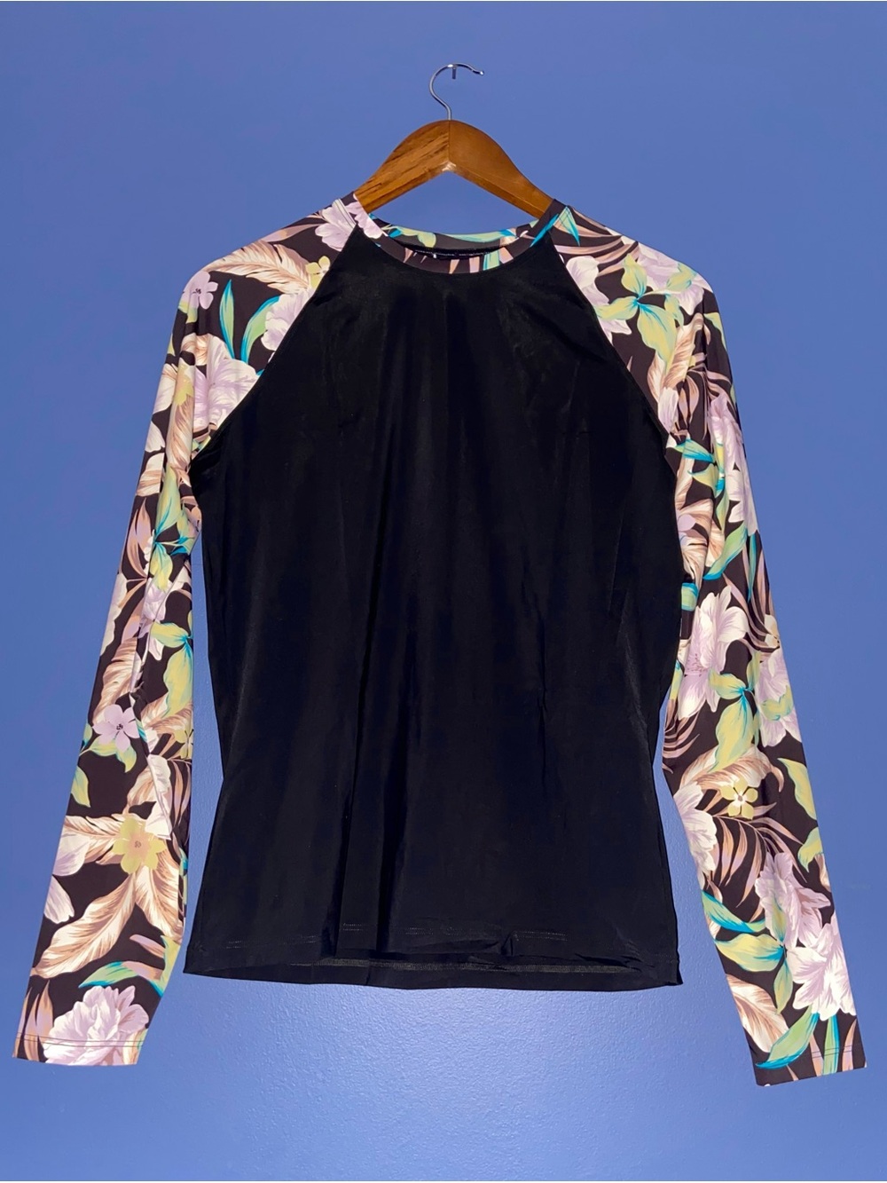 Billabong Black Rashguard with Floral Accent Sleeves - Picture 2 of 4